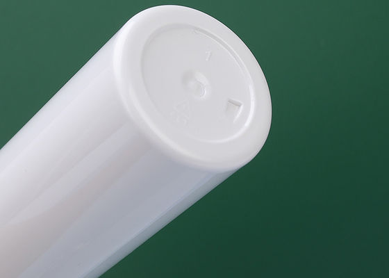 ظرف های کرم پلیمر با بسته بندی فلپ تاپ با پوشه های پلاستیکی UV الکتروپلاکت شده نیاز به بسته بندی زیبایی پوست