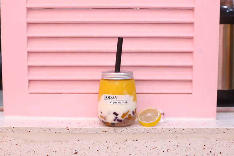 بطری های چای شیر مدرن بطری های پلاستیکی قابل استفاده مجدد با پوشش صاف و دوامدار برای بسته بندی و نگهداری نوشیدنی